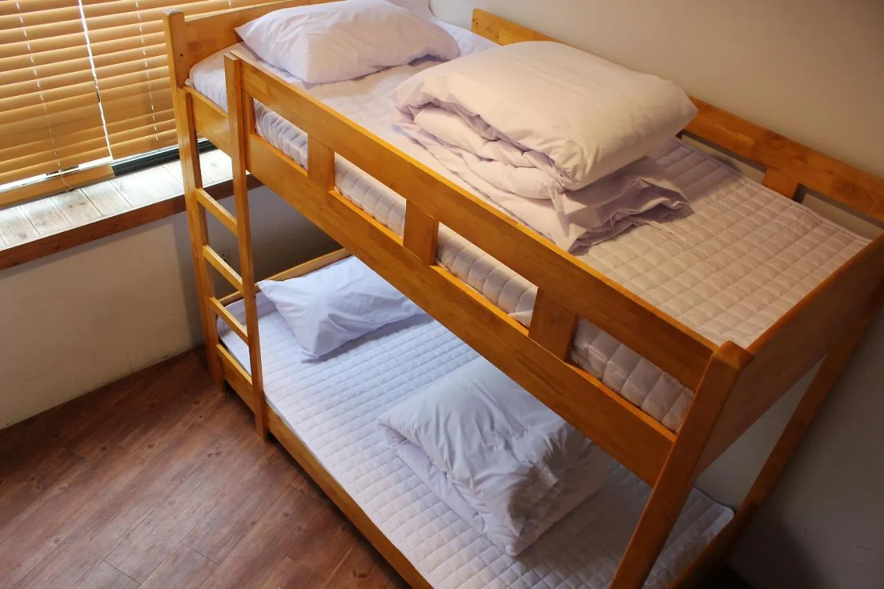 Busan Orange Guest House Nampo 2*,  Corea del Sud